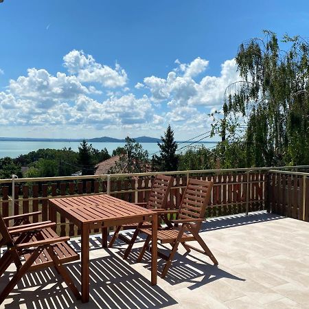 Bacchus Apartman - Borbarlang, Badacsony Badacsonytomaj Dış mekan fotoğraf