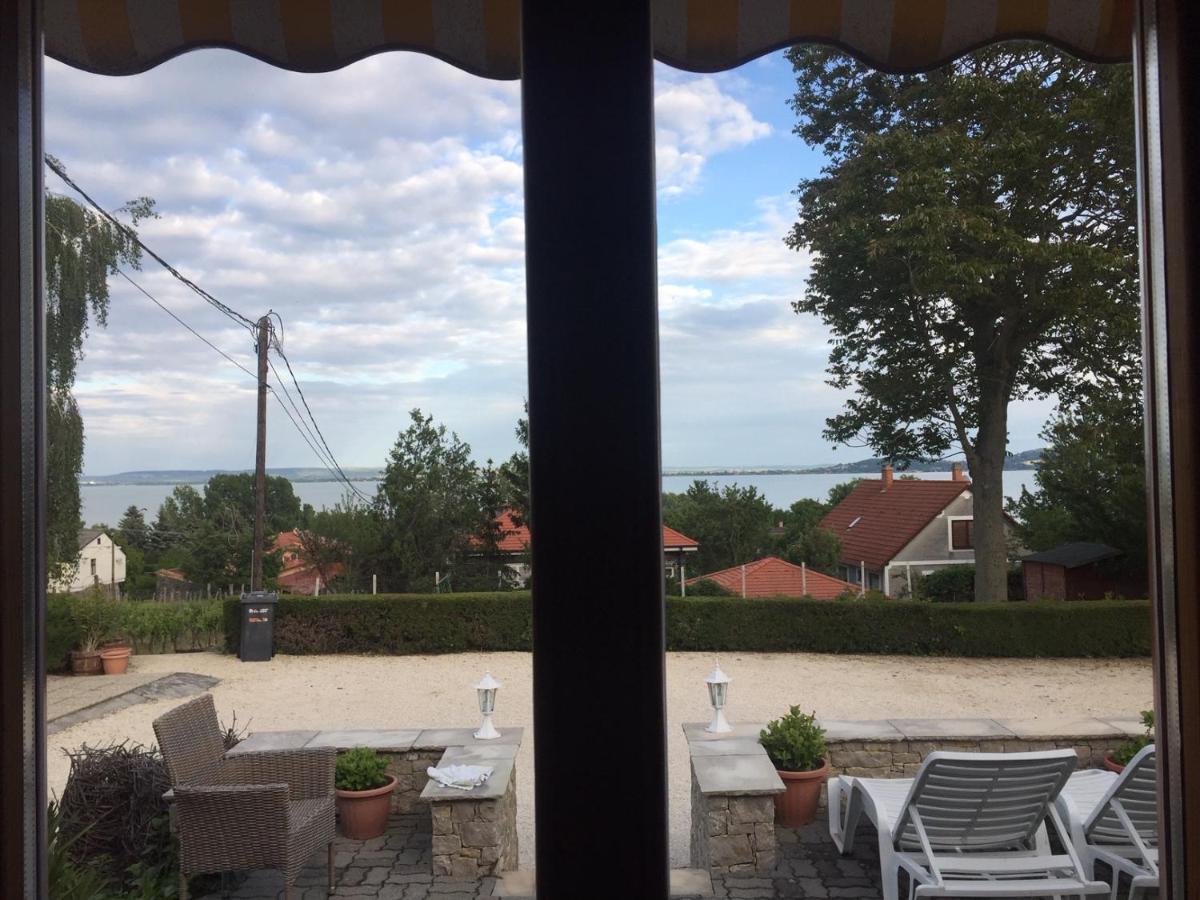 Bacchus Apartman - Borbarlang, Badacsony Badacsonytomaj Dış mekan fotoğraf