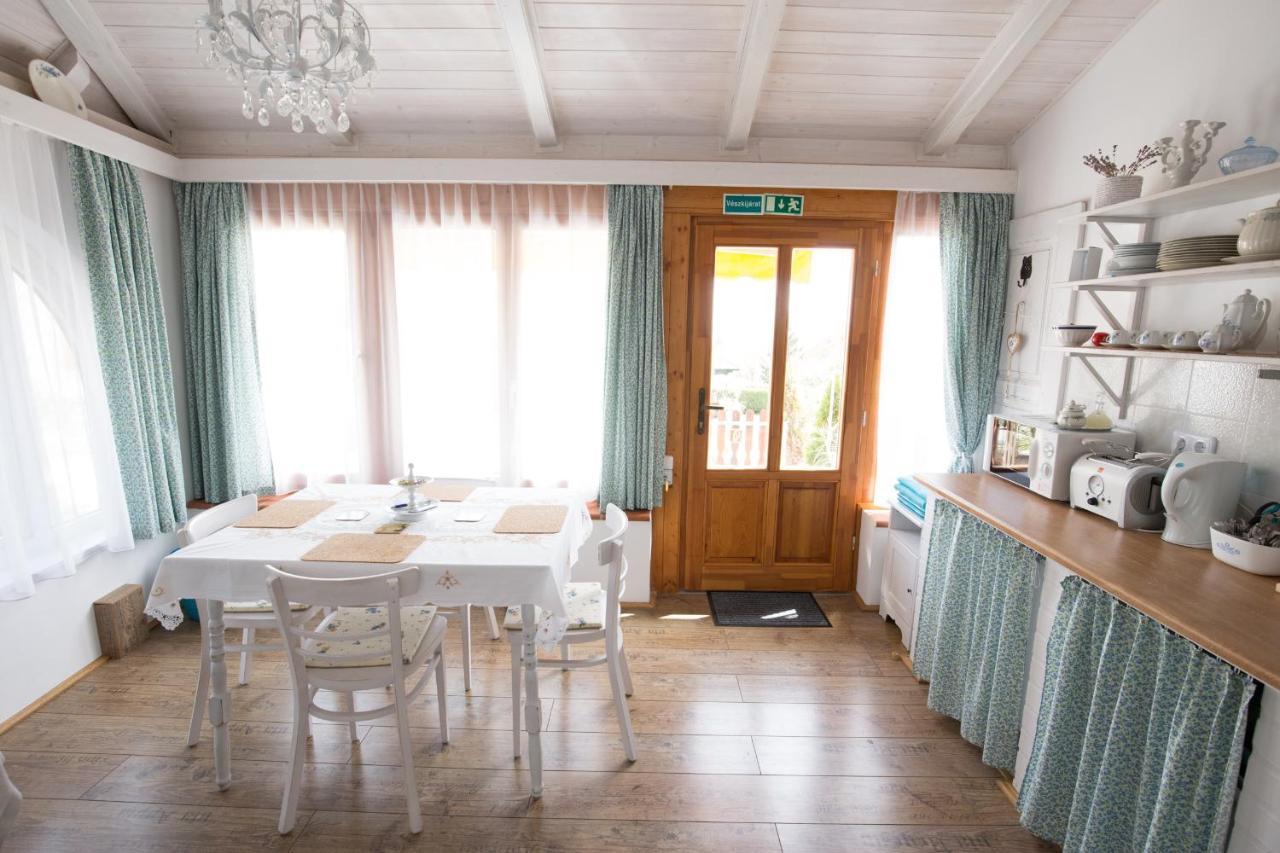 Bacchus Apartman - Borbarlang, Badacsony Badacsonytomaj Dış mekan fotoğraf