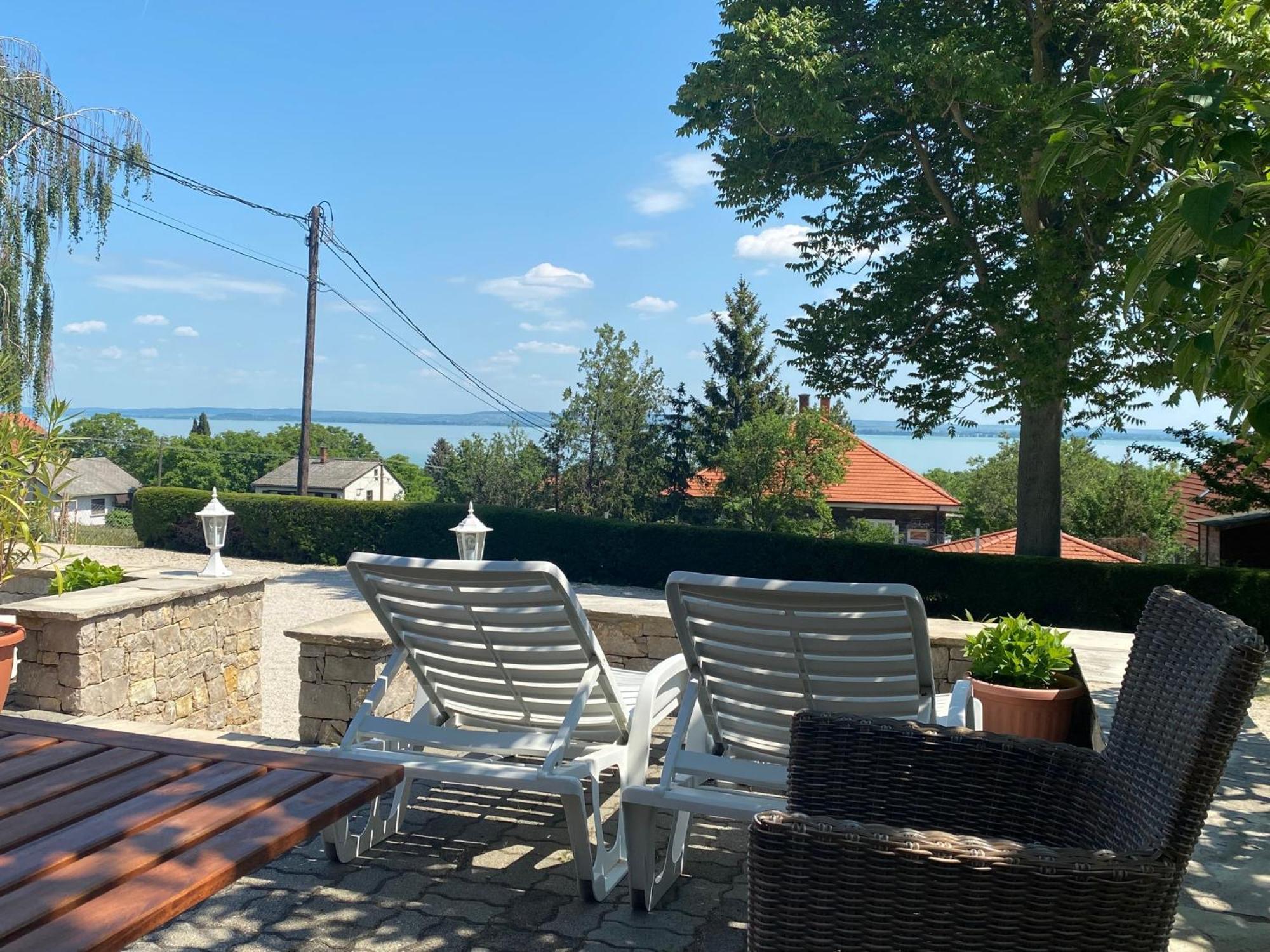 Bacchus Apartman - Borbarlang, Badacsony Badacsonytomaj Dış mekan fotoğraf