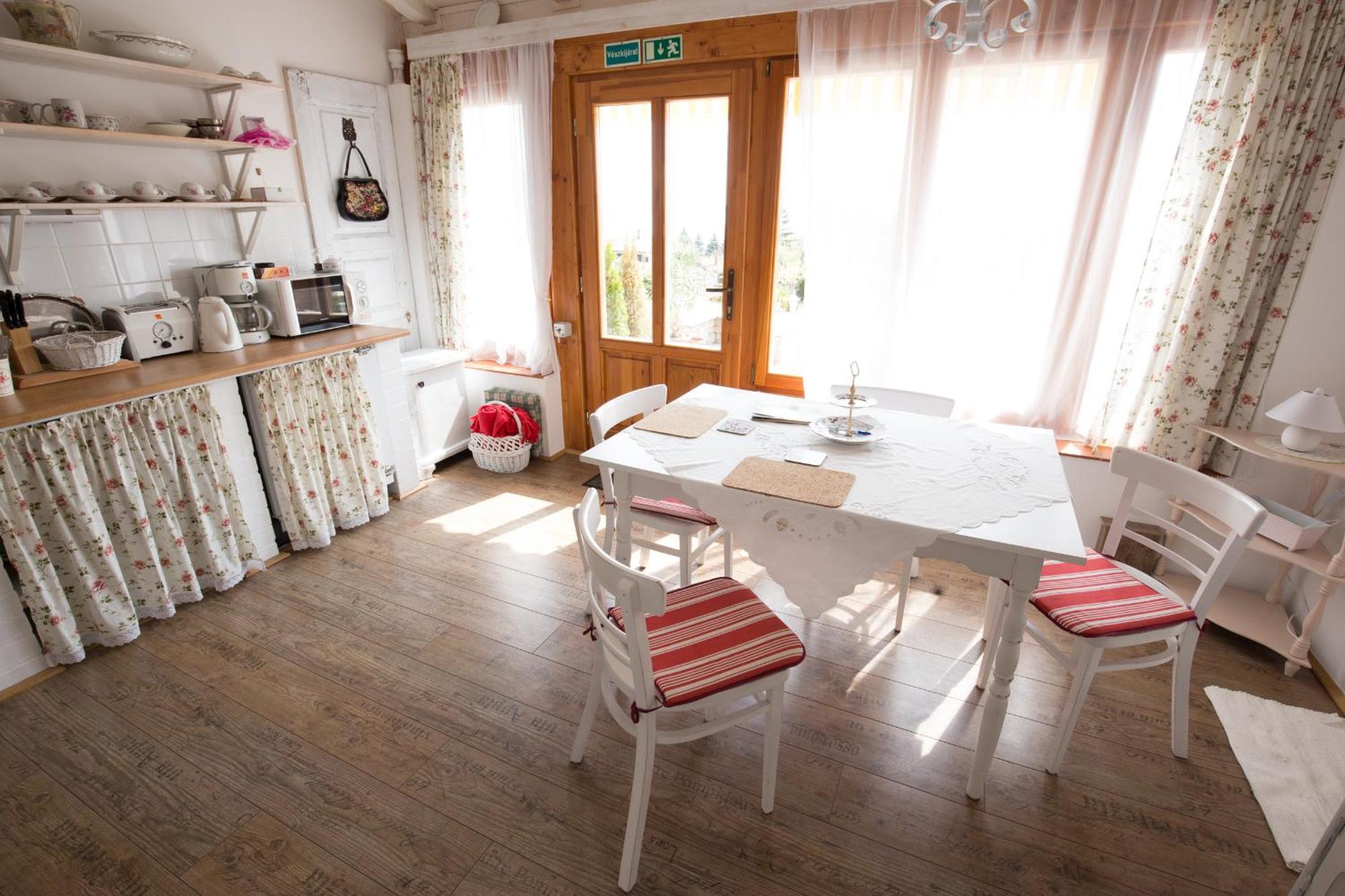 Bacchus Apartman - Borbarlang, Badacsony Badacsonytomaj Dış mekan fotoğraf