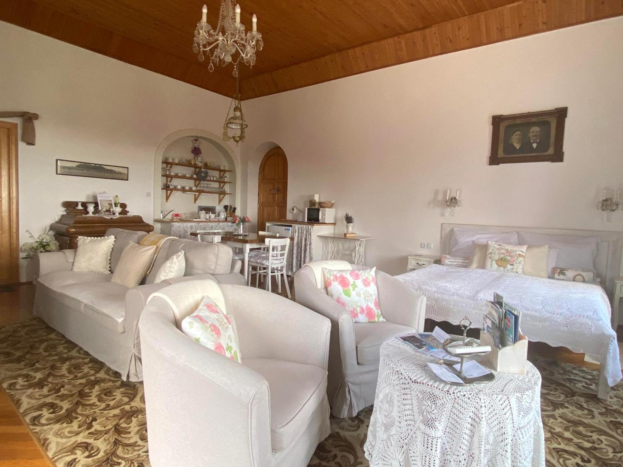 Bacchus Apartman - Borbarlang, Badacsony Badacsonytomaj Dış mekan fotoğraf