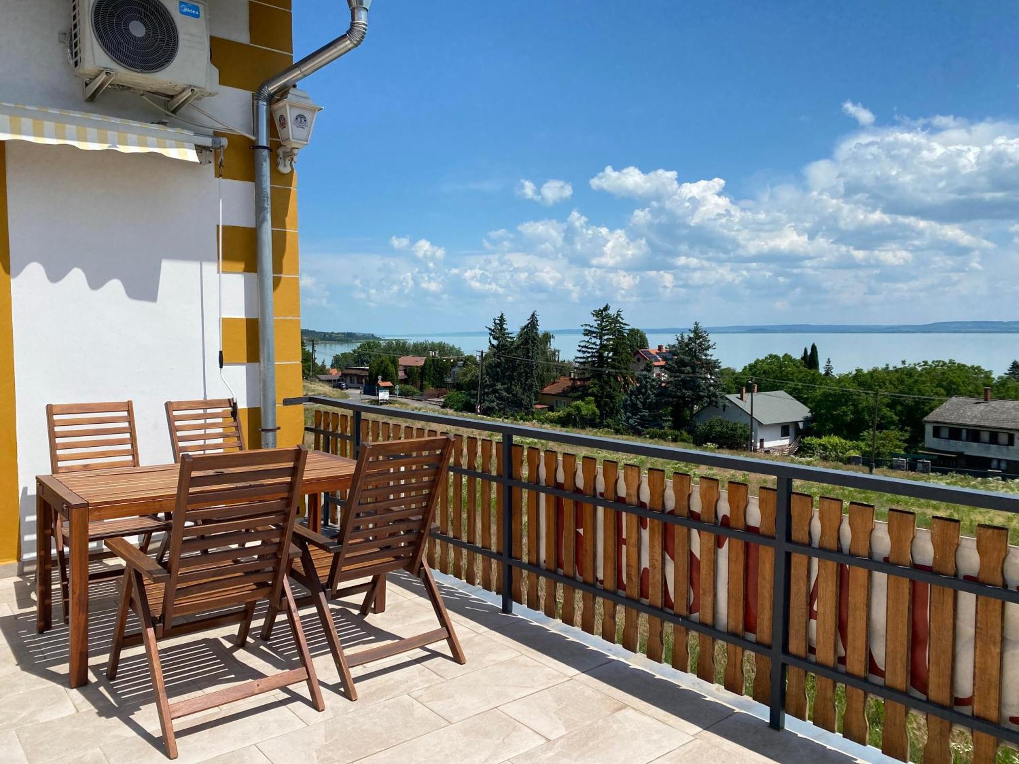 Bacchus Apartman - Borbarlang, Badacsony Badacsonytomaj Dış mekan fotoğraf