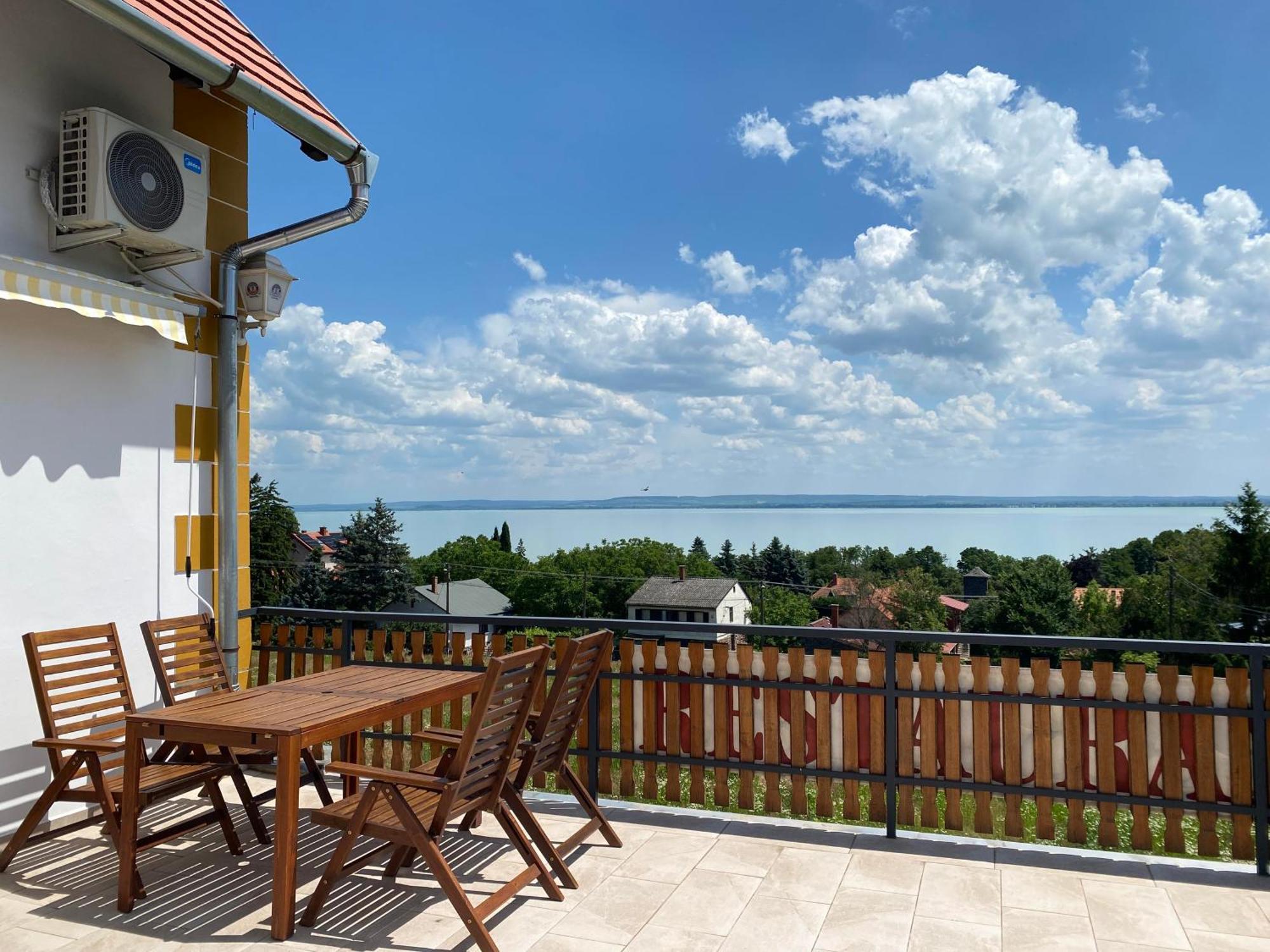 Bacchus Apartman - Borbarlang, Badacsony Badacsonytomaj Dış mekan fotoğraf