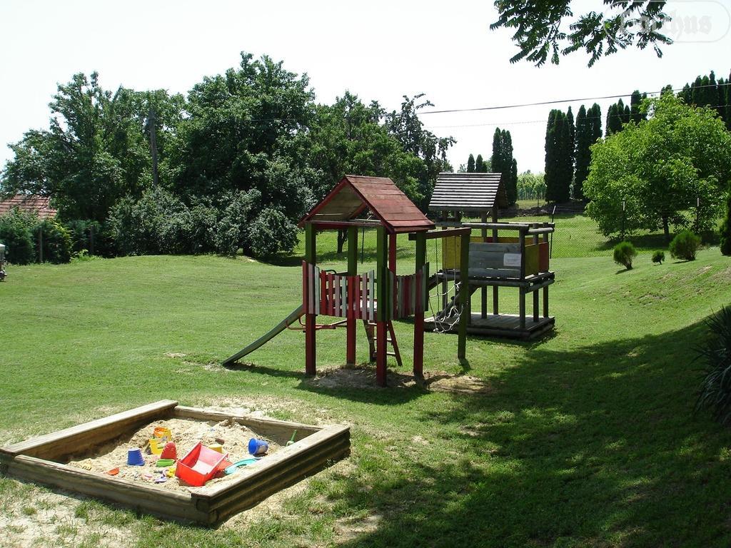 Bacchus Apartman - Borbarlang, Badacsony Badacsonytomaj Dış mekan fotoğraf